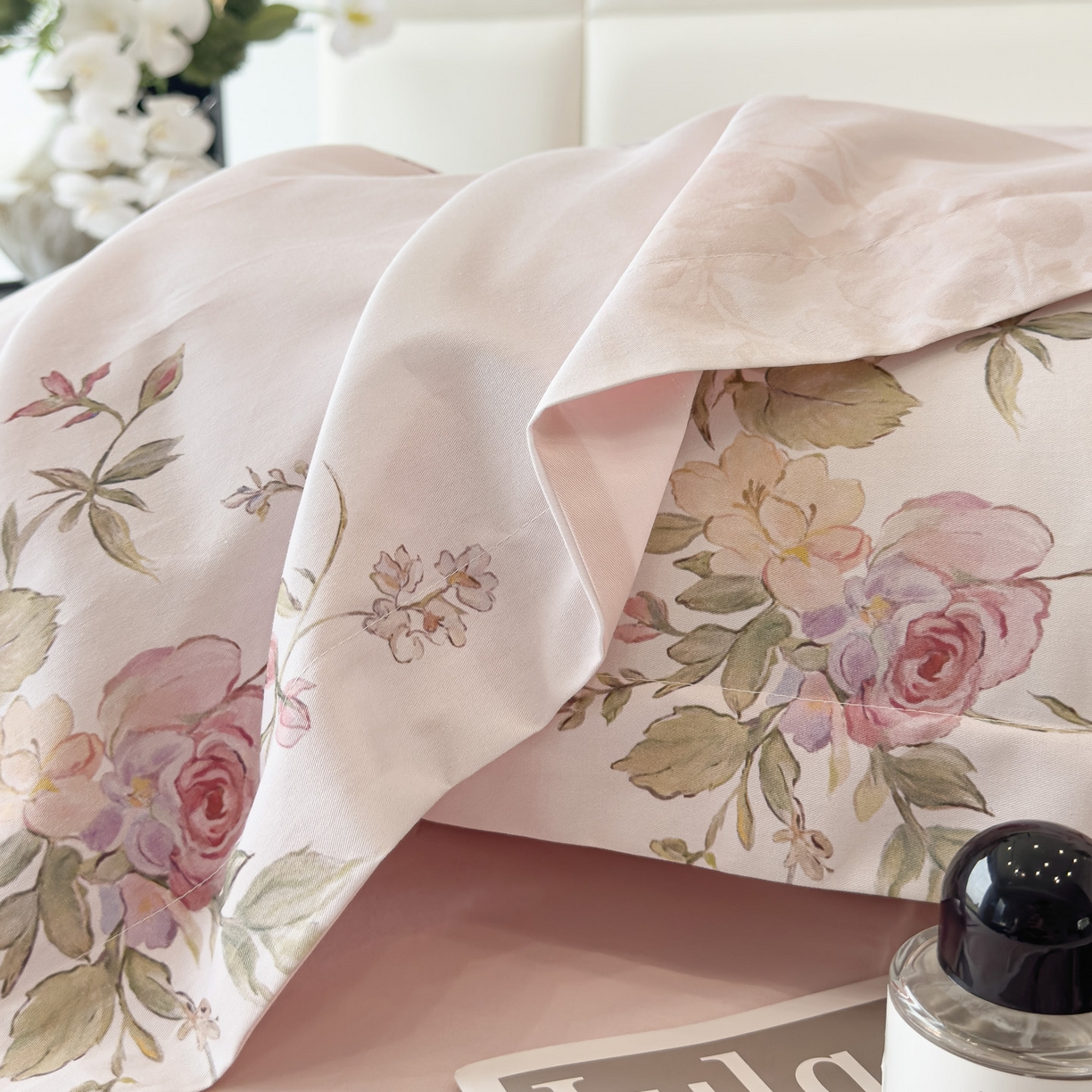 91家纺网 家纺一手货源 找家纺 洺兰家居 2025新款高支高密轻奢数码印花四件套长绒棉纯棉四件套 鹿哩-粉