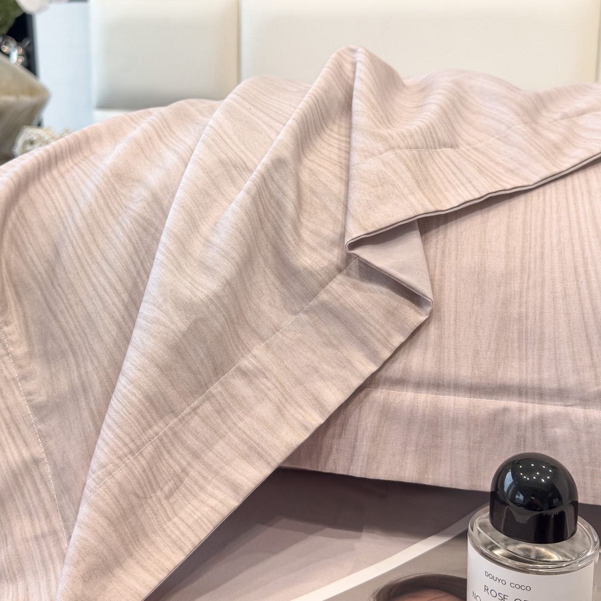 91家纺网 家纺一手货源 找家纺 洺兰家居 2025新款高支高密轻奢数码印花四件套长绒棉纯棉四件套 木纹-棕