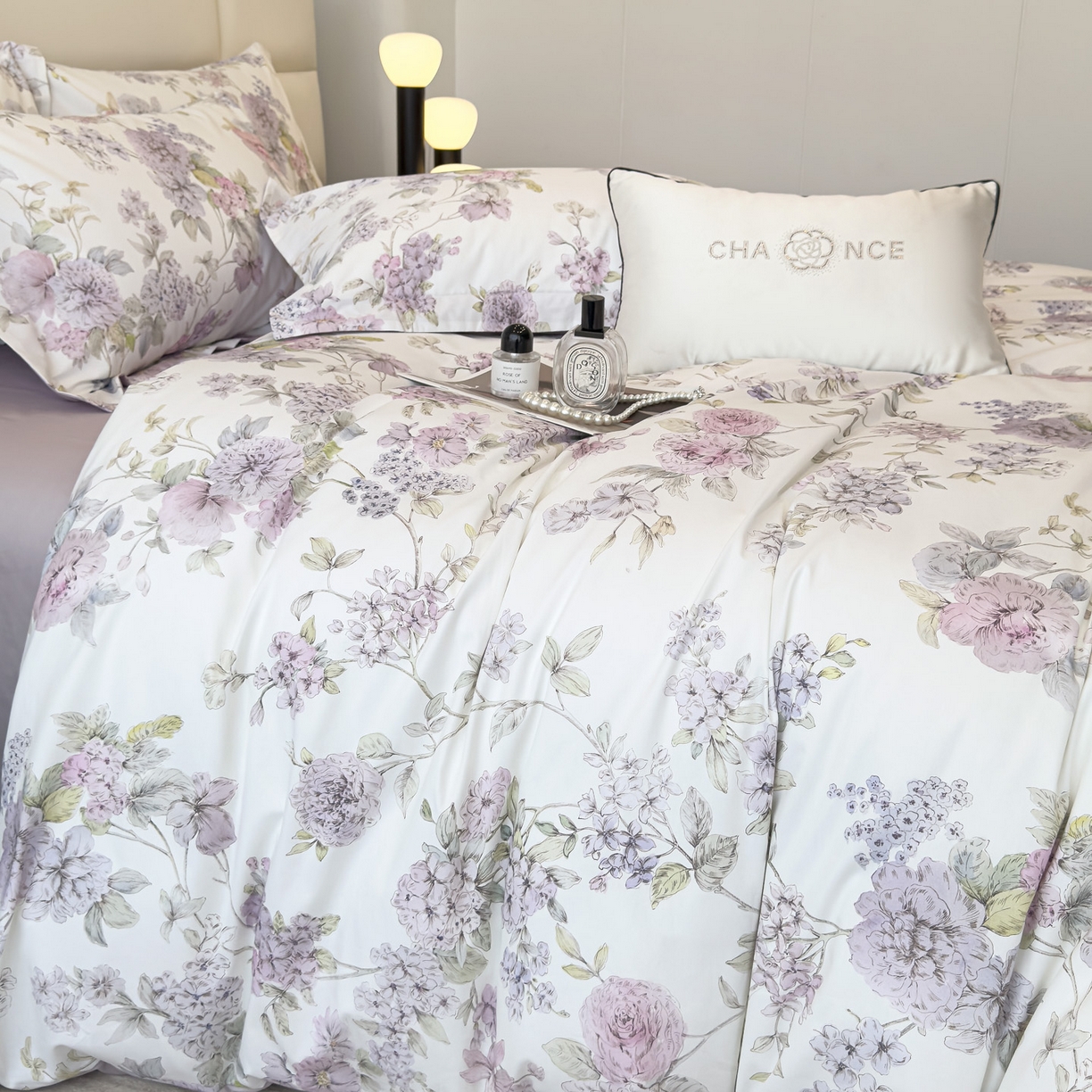 91家纺网 家纺一手货源 找家纺 洺兰家居 2025新款高支高密轻奢数码印花四件套长绒棉纯棉四件套 森与暮-粉