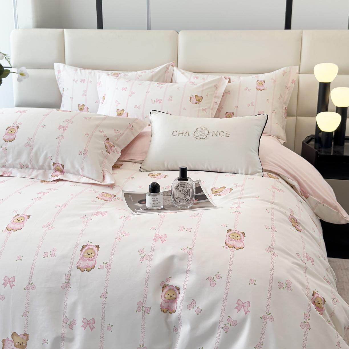 91家纺网 家纺一手货源 找家纺 洺兰家居 2025新款高支高密轻奢数码印花四件套长绒棉纯棉四件套 童趣-粉