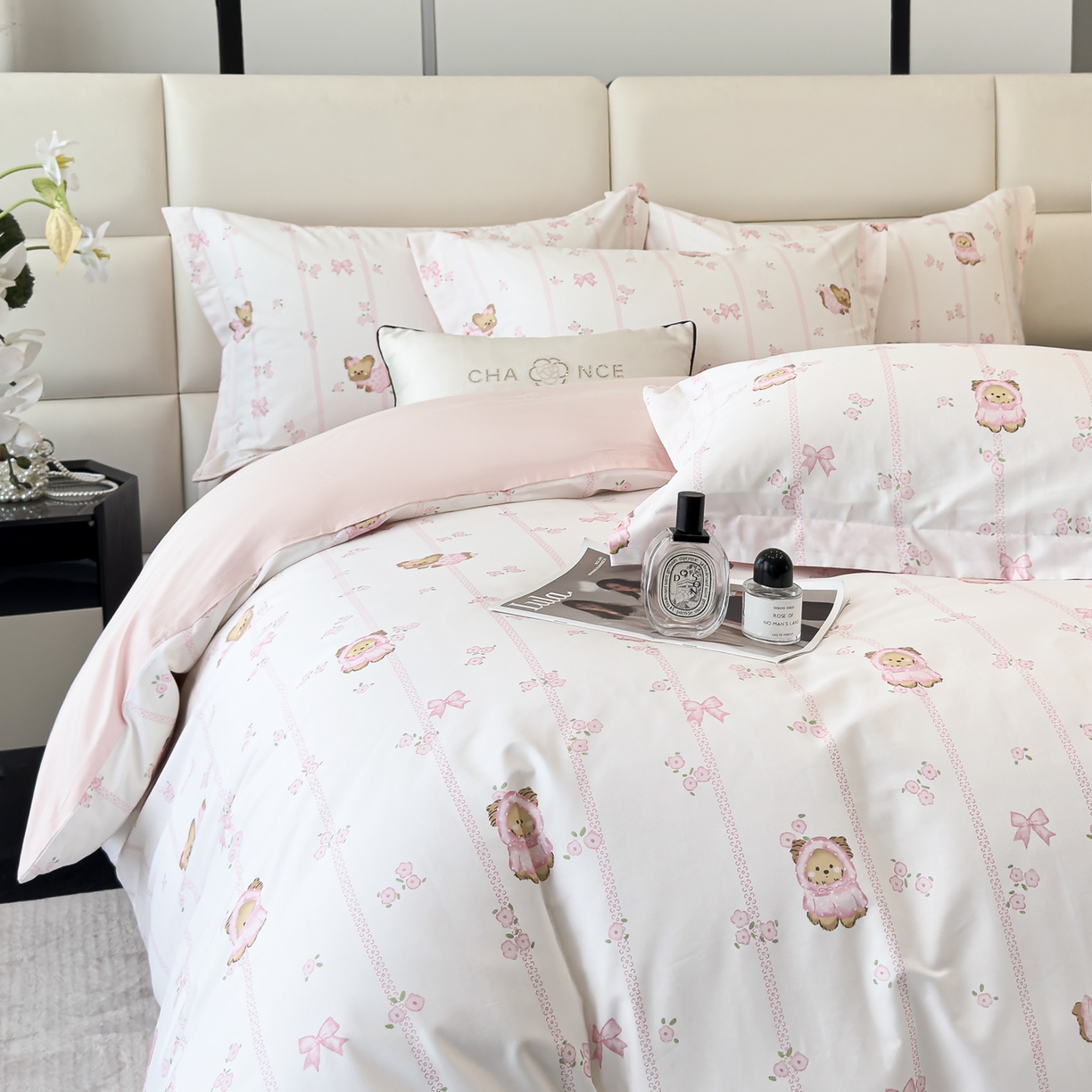 91家纺网 家纺一手货源 找家纺 洺兰家居 2025新款高支高密轻奢数码印花四件套长绒棉纯棉四件套 童趣-粉