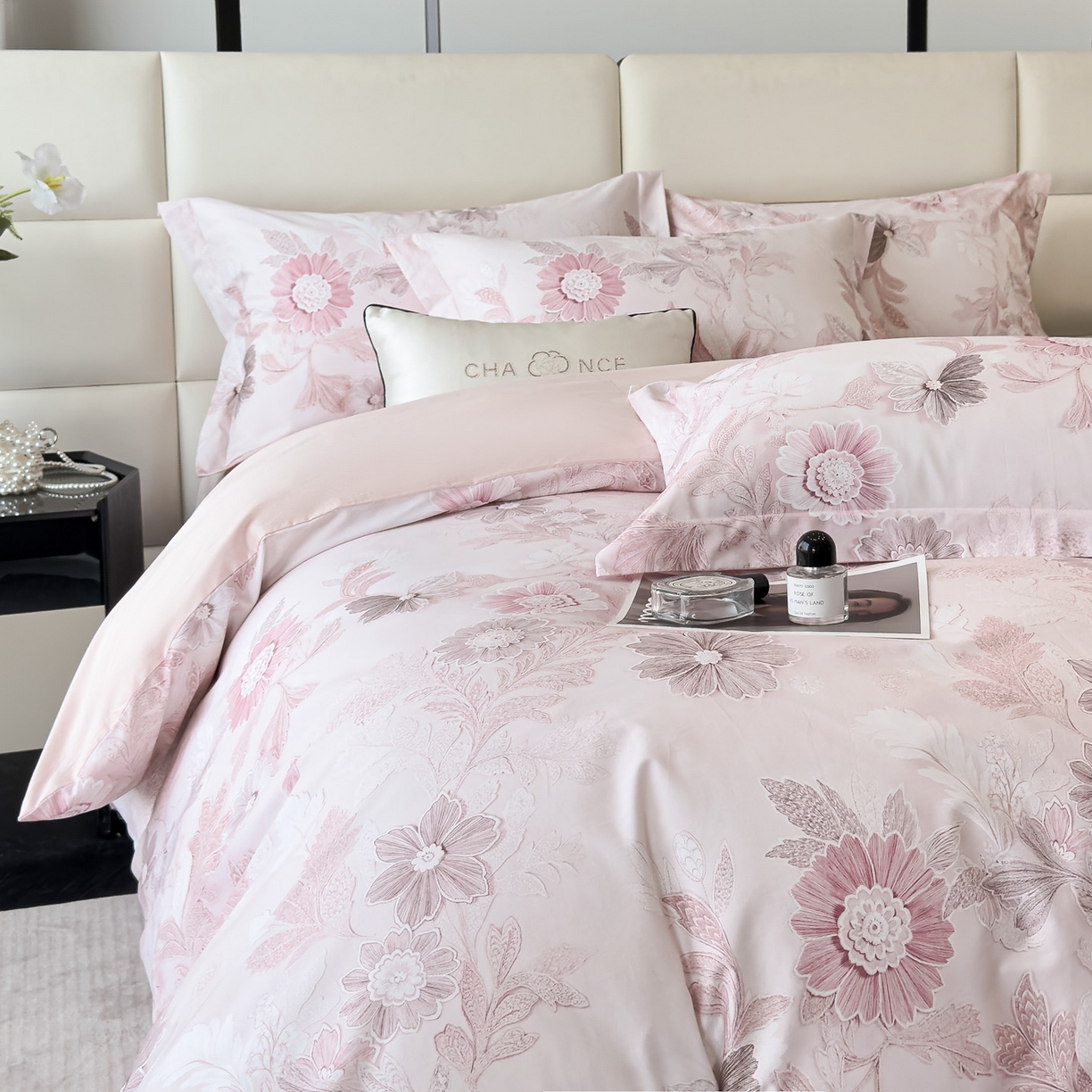 91家纺网 家纺一手货源 找家纺 洺兰家居 2025新款高支高密轻奢数码印花四件套长绒棉纯棉四件套 之简-粉