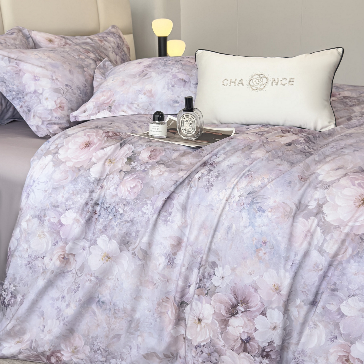 91家纺网 家纺一手货源 找家纺 洺兰家居 2025新款高支高密轻奢数码印花四件套长绒棉纯棉四件套 枝瑾-紫