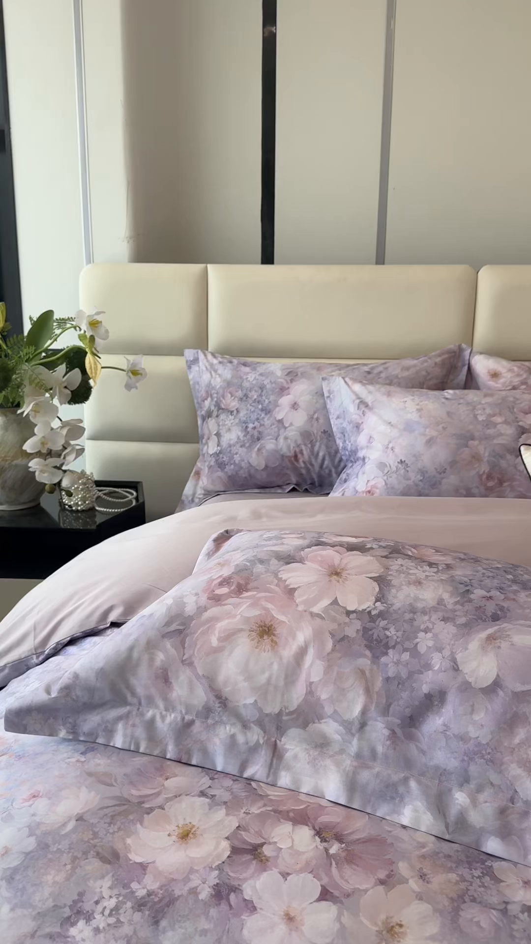 91家纺网 家纺一手货源 找家纺 洺兰家居 2025新款高支高密轻奢数码印花四件套长绒棉纯棉四件套 枝瑾-紫