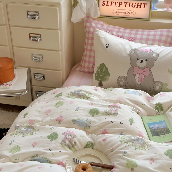 91家纺网 家纺一手货源 找家纺 觅糖家纺 2025新款开学季40支13370全棉纯棉斜纹四件套 春日小熊