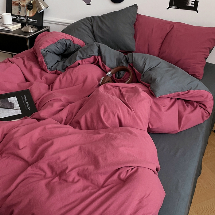 91家纺网 家纺一手货源 找家纺 梦卓家纺 2025爆款ins风超柔褶皱亲肤磨毛水洗棉四件套 石榴红深灰