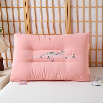 91家纺网 家纺一手货源 找家纺 （总）怡薇格枕芯 2025新款亲肤蝴蝶刺绣糯糯棉护颈枕头枕芯