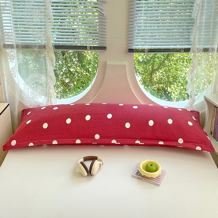 91家纺网 家纺一手货源 找家纺 梦舒羽 2025新款双层纱双人枕套情侣学生长枕芯套枕头内胆套-缤纷波点 波点-大红色