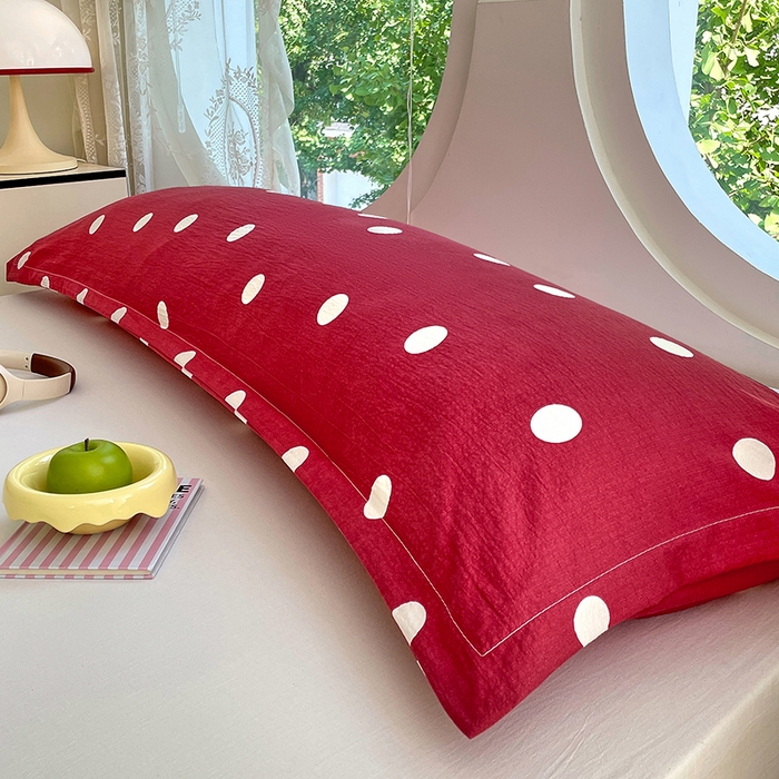 91家纺网 家纺一手货源 找家纺 梦舒羽 2025新款双层纱双人枕套情侣学生长枕芯套枕头内胆套-缤纷波点 波点-大红色