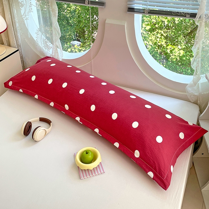 91家纺网 家纺一手货源 找家纺 梦舒羽 2025新款双层纱双人枕套情侣学生长枕芯套枕头内胆套-缤纷波点 波点-大红色