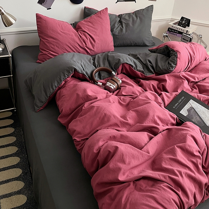 91家纺网 家纺一手货源 找家纺 梦卓家纺 2025爆款ins风超柔褶皱亲肤磨毛水洗棉四件套 石榴红深灰