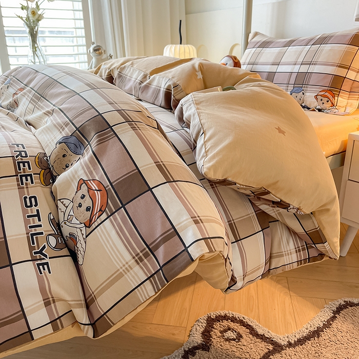 91家纺网 家纺一手货源 找家纺 慕木家纺 2025新款12868全棉印花学生上下铺三件套大礼包系列 童年时光