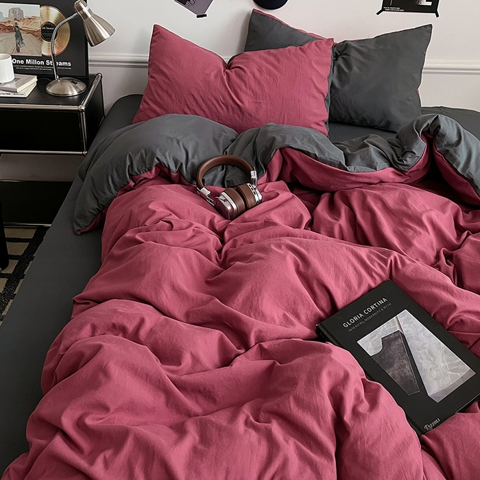 91家纺网 家纺一手货源 找家纺 梦卓家纺 2025爆款ins风超柔褶皱亲肤磨毛水洗棉四件套 石榴红深灰