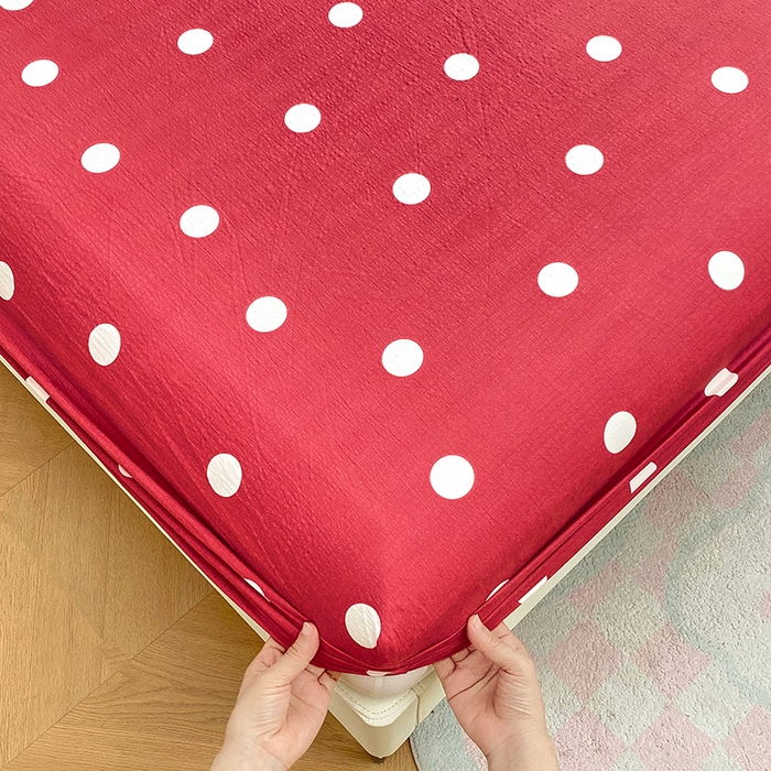 91家纺网 家纺一手货源 找家纺 梦舒羽 2025新款双层纱床笠机洗家用防滑透气床罩床垫床单保护套-缤纷波点 波点-大红色