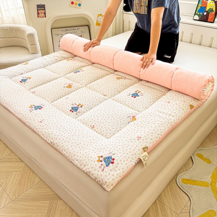 91家纺网 家纺一手货源 找家纺 魅图家纺 2025新款A类云朵棉印花棉花软床垫床褥子 玫瑰女孩