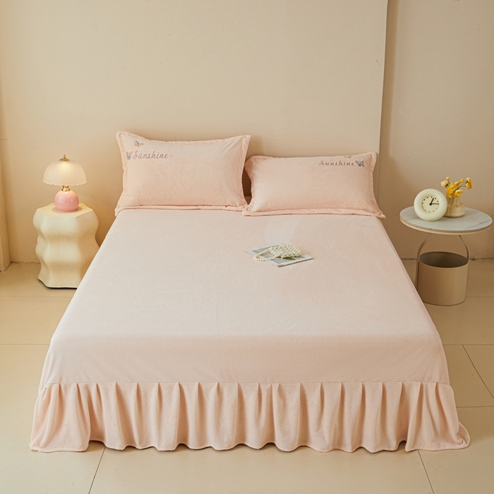 91家纺网 家纺一手货源 找家纺 莱越家纺 2025秋冬新款蝴蝶刺绣牛奶绒四件套 刺绣蝴蝶款-淡雅玉