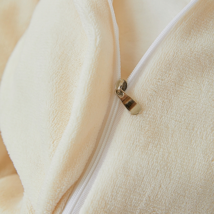 91家纺网 家纺一手货源 找家纺 莱越家纺 2025秋冬新款蝴蝶刺绣牛奶绒四件套 刺绣蝴蝶款-米白