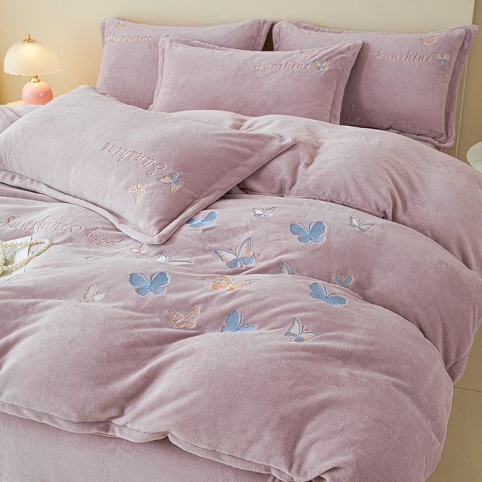 91家纺网 家纺一手货源 找家纺 （总）莱越家纺 2025秋冬新款蝴蝶刺绣牛奶绒四件套