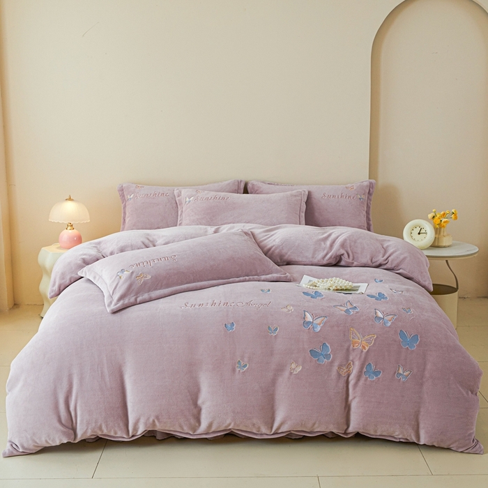 91家纺网 家纺一手货源 找家纺 （总）莱越家纺 2025秋冬新款蝴蝶刺绣牛奶绒四件套