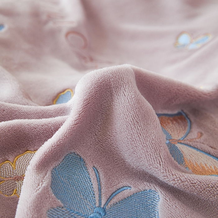 91家纺网 家纺一手货源 找家纺 （总）莱越家纺 2025秋冬新款蝴蝶刺绣牛奶绒四件套