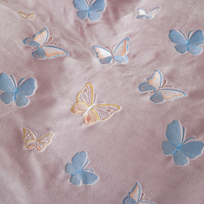 91家纺网 家纺一手货源 找家纺 （总）莱越家纺 2025秋冬新款蝴蝶刺绣牛奶绒四件套