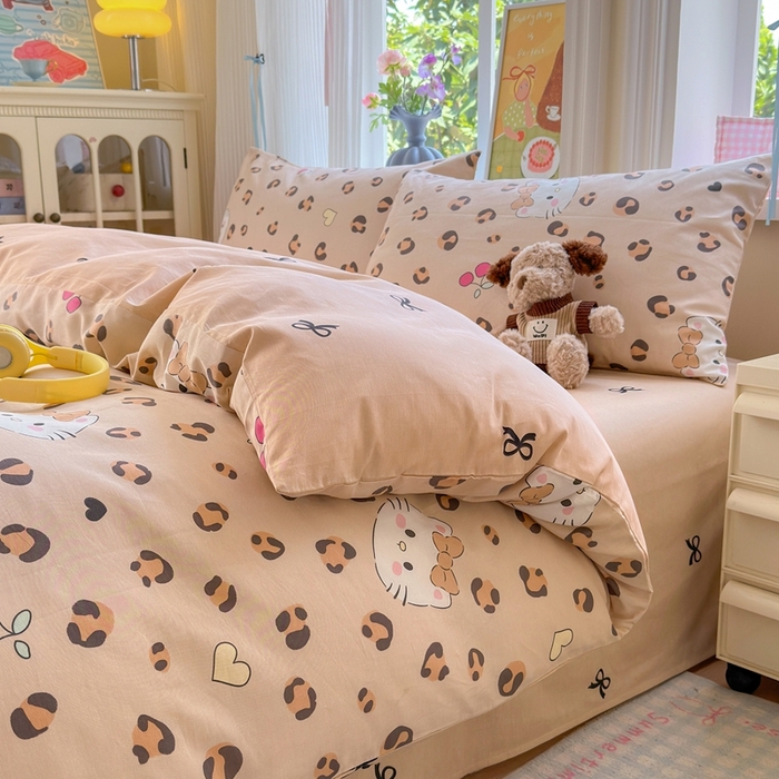 91家纺网 家纺一手货源 找家纺 觅糖家纺 2025春夏新款40支全棉纯棉斜纹13370针织四件套 时尚猫咪-咖