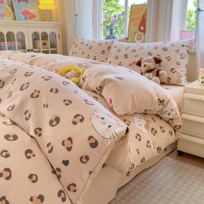 91家纺网 家纺一手货源 找家纺 觅糖家纺 2025春夏新款40支全棉纯棉斜纹13370针织四件套 时尚猫咪-咖