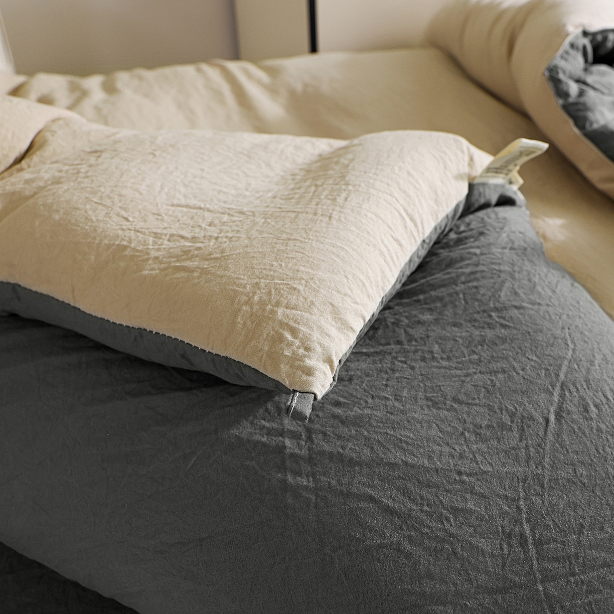 91家纺网 家纺一手货源 找家纺 益多眠 2025新款双拼云朵被冬被被子被芯 双拼系列-奶茶+深灰