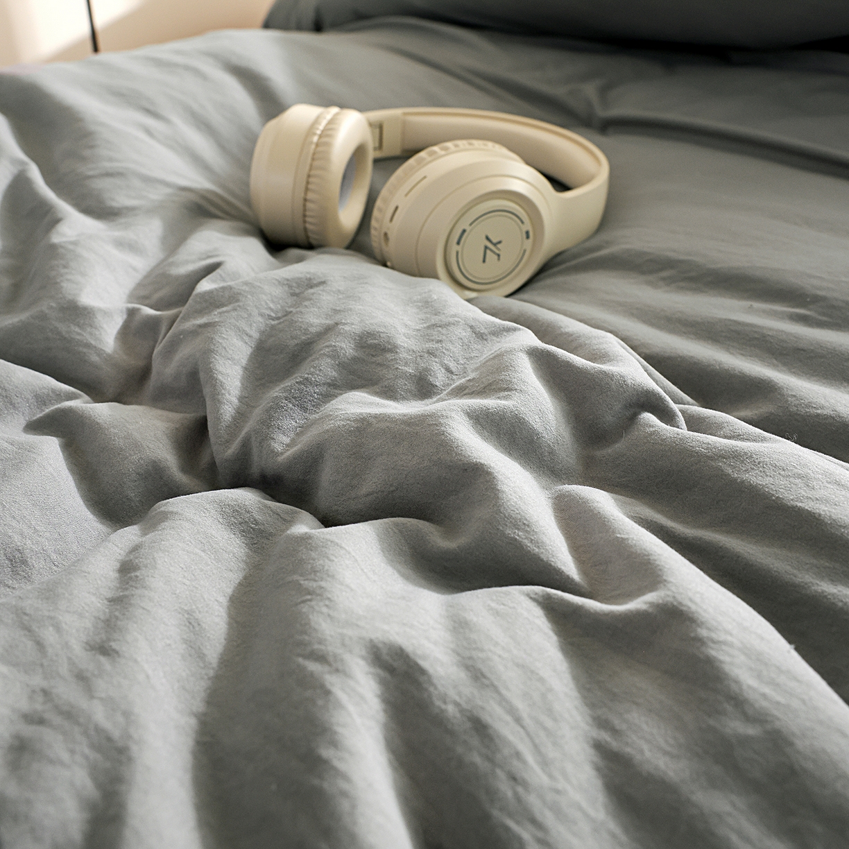 91家纺网 家纺一手货源 找家纺 益多眠 2026新款双拼云朵被冬被被子被芯 双拼系列-烟灰