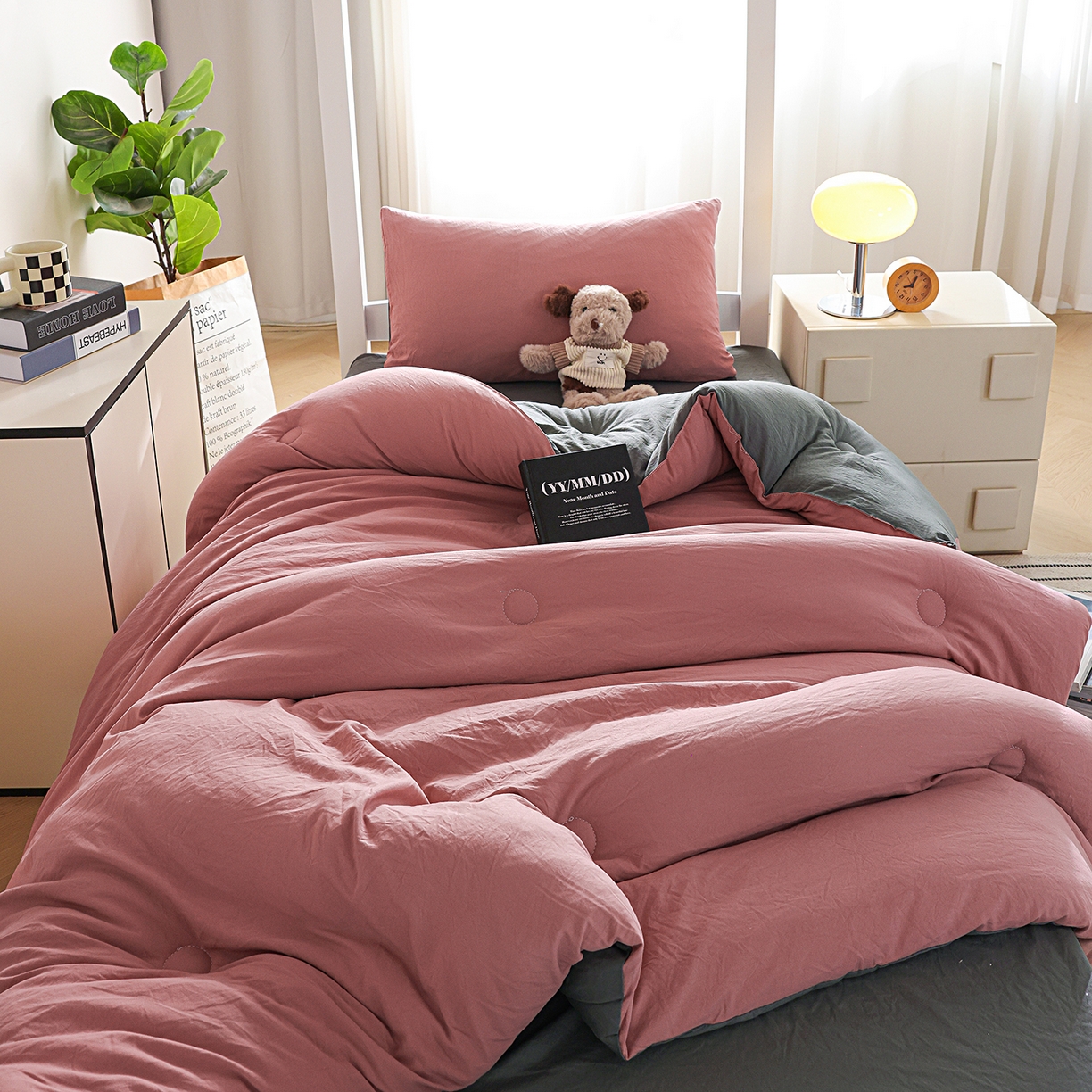 91家纺网 家纺一手货源 找家纺 益多眠 2025新款双拼云朵被冬被被子被芯 双拼系列-豆沙+深灰