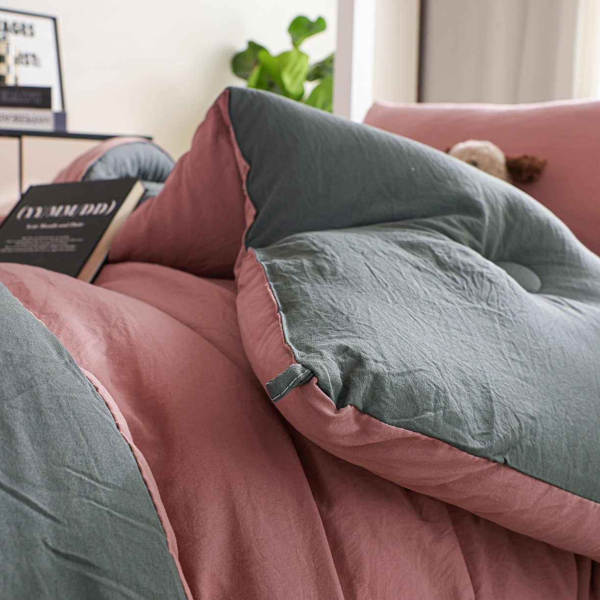 91家纺网 家纺一手货源 找家纺 益多眠 2025新款双拼云朵被冬被被子被芯 双拼系列-豆沙+深灰