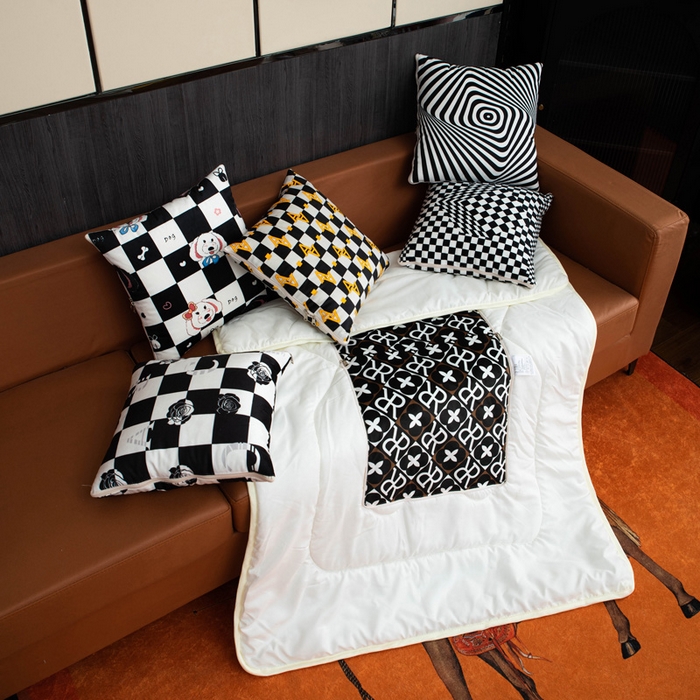 91家纺网 家纺一手货源 找家纺 新奇异 2025新款黑白系列抱枕被 组合图仅供展示