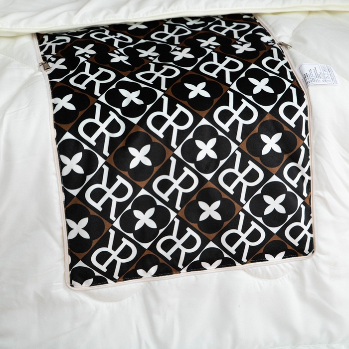 91家纺网 家纺一手货源 找家纺 新奇异 2025新款黑白系列抱枕被 组合图仅供展示