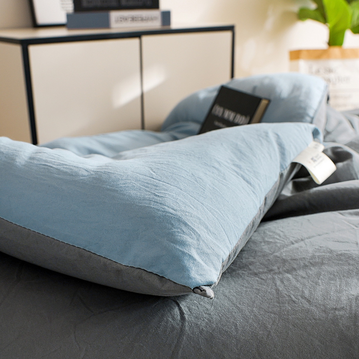 91家纺网 家纺一手货源 找家纺 益多眠 2026新款双拼云朵被冬被被子被芯 双拼系列-天蓝+深灰