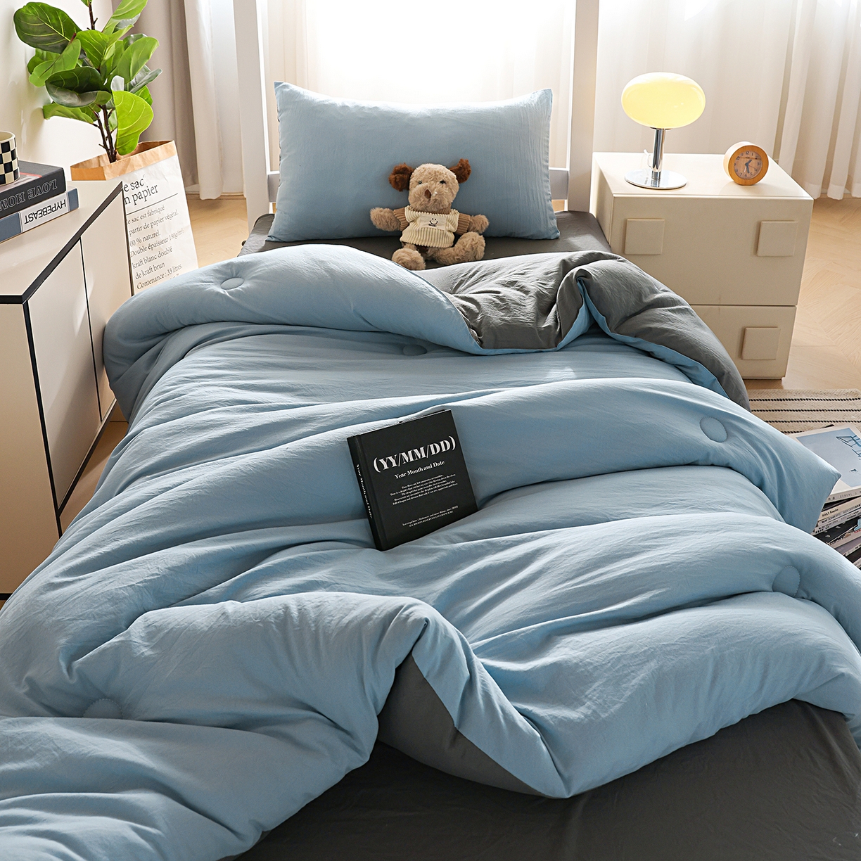 91家纺网 家纺一手货源 找家纺 益多眠 2026新款双拼云朵被冬被被子被芯 双拼系列-天蓝+深灰