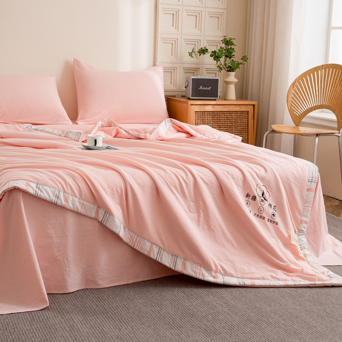 91家纺网 家纺一手货源 找家纺 帕芬鸟家纺 2025新款色织水洗棉棉花夏被四件套 蜜桃粉