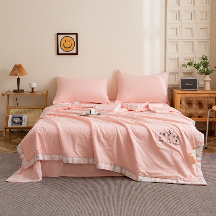 91家纺网 家纺一手货源 找家纺 帕芬鸟家纺 2025新款色织水洗棉棉花夏被四件套 蜜桃粉