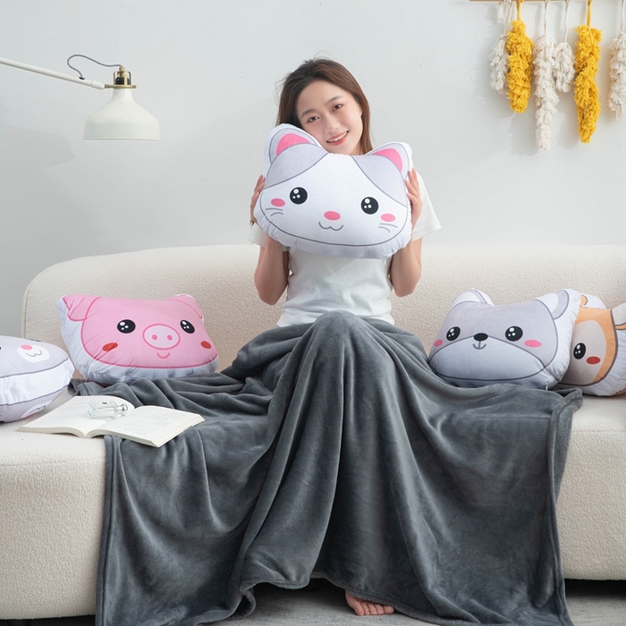 91家纺网 家纺一手货源 找家纺 新奇异 2025新款卡通抱枕 （支持定制）毯子 组合图仅供展示
