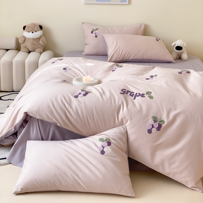 91家纺网 家纺一手货源 找家纺 云栖2025全棉刺绣纯色纯棉长绒棉四件套-乐萌系列 奶油葡萄
