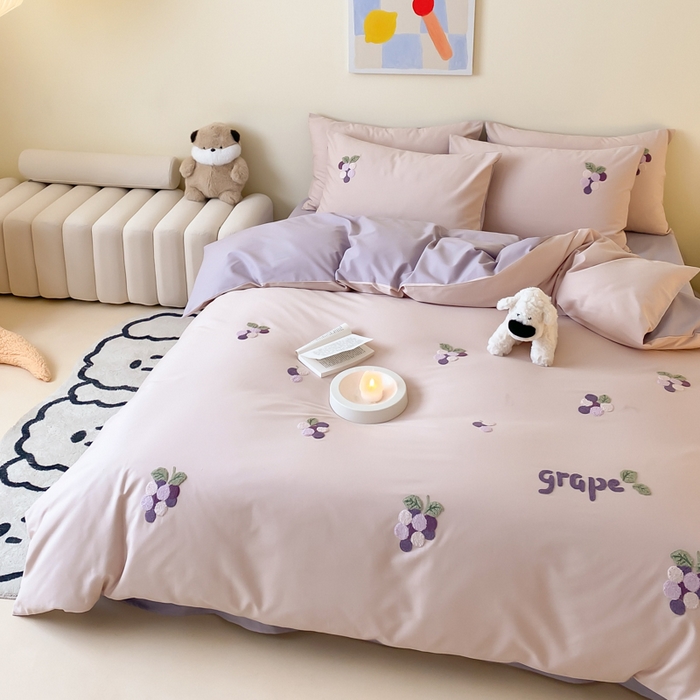 91家纺网 家纺一手货源 找家纺 云栖2025全棉刺绣纯色纯棉长绒棉四件套-乐萌系列 奶油葡萄