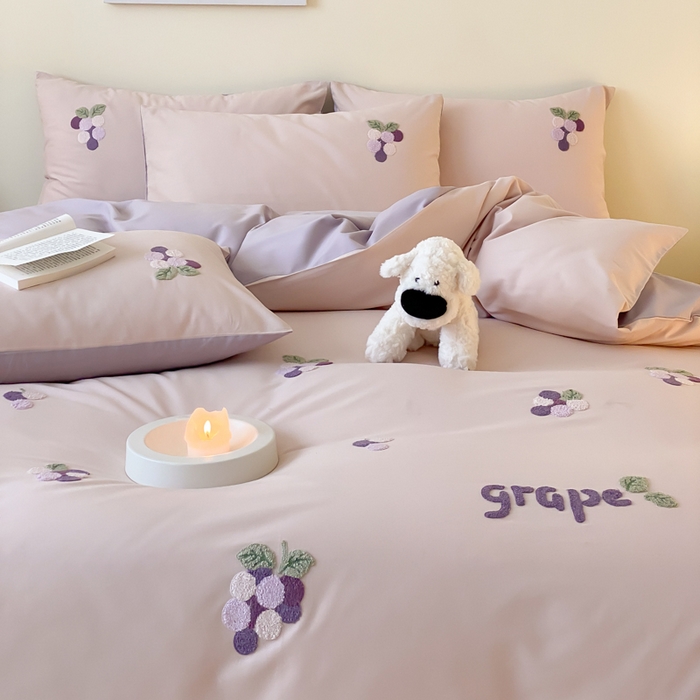 91家纺网 家纺一手货源 找家纺 云栖2025全棉刺绣纯色纯棉长绒棉四件套-乐萌系列 奶油葡萄