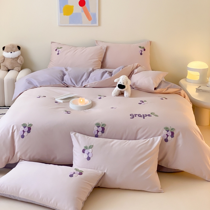 91家纺网 家纺一手货源 找家纺 云栖2025全棉刺绣纯色纯棉长绒棉四件套-乐萌系列 奶油葡萄