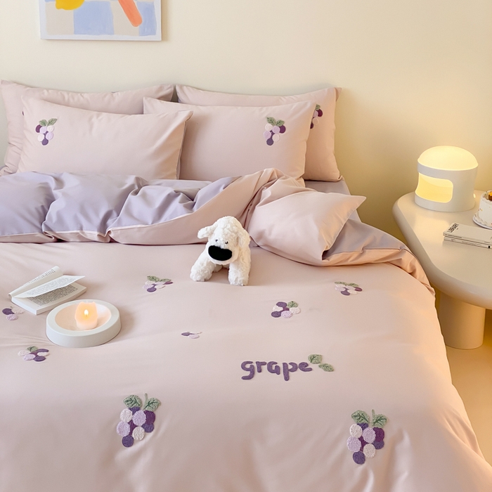 91家纺网 家纺一手货源 找家纺 云栖2025全棉刺绣纯色纯棉长绒棉四件套-乐萌系列 奶油葡萄