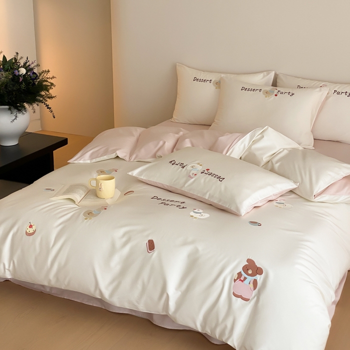 91家纺网 家纺一手货源 找家纺 云栖2025全棉刺绣纯色纯棉长绒棉四件套-乐萌系列 奶油小鸡