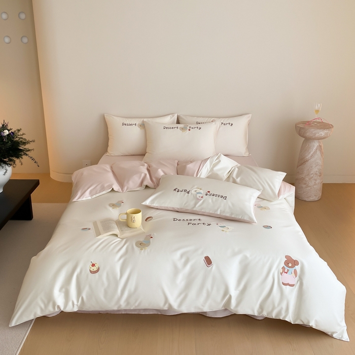 91家纺网 家纺一手货源 找家纺 云栖2025全棉刺绣纯色纯棉长绒棉四件套-乐萌系列 奶油小鸡