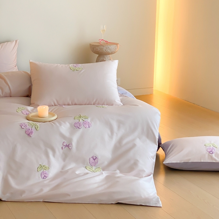 91家纺网 家纺一手货源 找家纺 云栖2025全棉刺绣纯色纯棉长绒棉四件套-乐萌系列 紫色郁金香