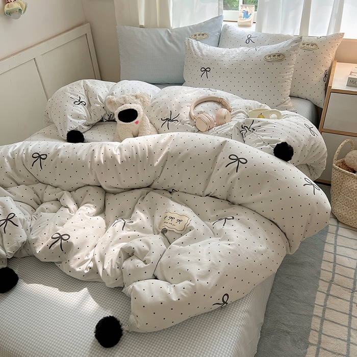 91家纺网 家纺一手货源 找家纺 桃心家居 2025新款A类ins云柔水洗棉织标混搭蝴蝶结毛球少女奶呼呼仙气四件套系列 水洗棉毛球-蝴蝶结可可小姐