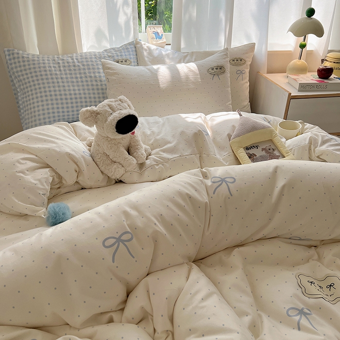 91家纺网 家纺一手货源 找家纺 桃心家居 2025新款A类ins云柔水洗棉织标混搭蝴蝶结毛球少女奶呼呼仙气四件套系列 水洗棉毛球-蝴蝶结清新梦蓝