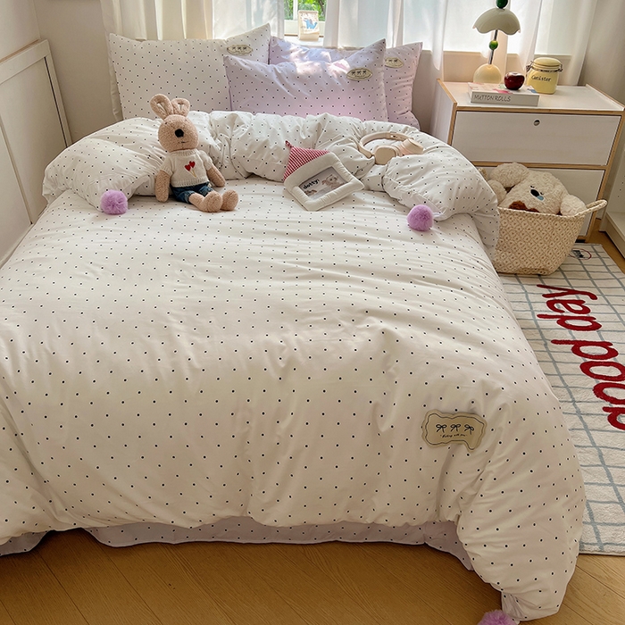 91家纺网 家纺一手货源 找家纺 桃心家居 2025新款A类ins云柔水洗棉织标混搭蝴蝶结毛球少女奶呼呼仙气四件套系列 水洗棉毛球-蝴蝶结芋泥波点