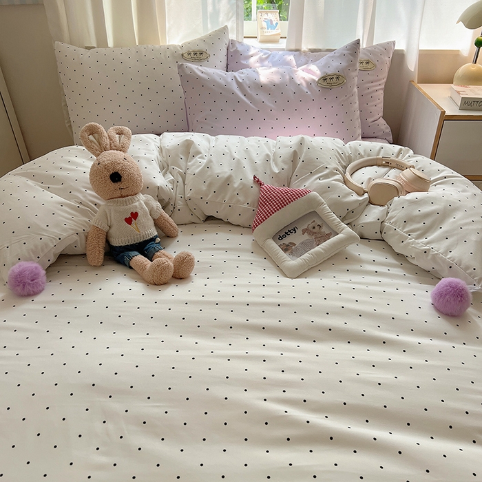 91家纺网 家纺一手货源 找家纺 桃心家居 2025新款A类ins云柔水洗棉织标混搭蝴蝶结毛球少女奶呼呼仙气四件套系列 水洗棉毛球-蝴蝶结芋泥波点